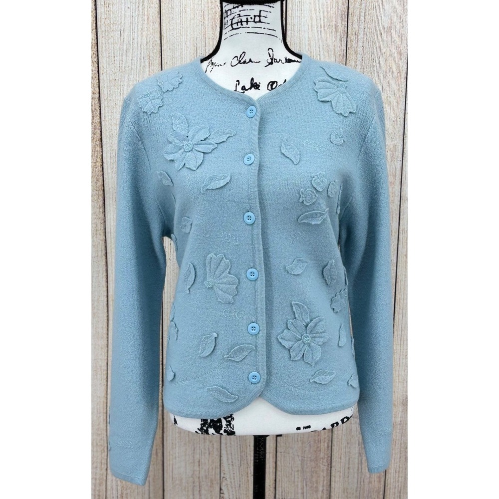 Pendleton Cardigan Size Large 100% Wool Light Blue Floral Applique Beads Sweater